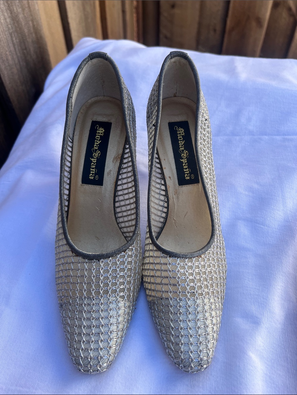 Moda Spaña Silver  Vintage Woven Mesh Pointed Pumps